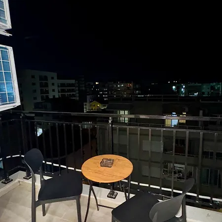 Modern With Comforts Appartement