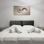 Modern With Comforts Apartment *