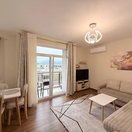 Modern With Comforts تيرانا