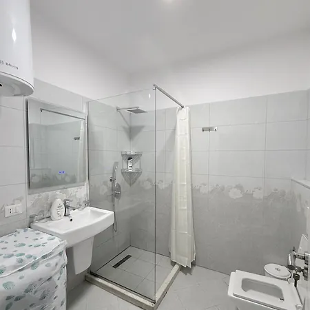 Modern With Comforts Apartment *