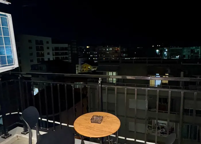 Modern With Comforts アパート