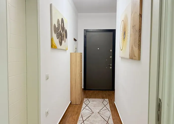 Modern With Comforts شقة *