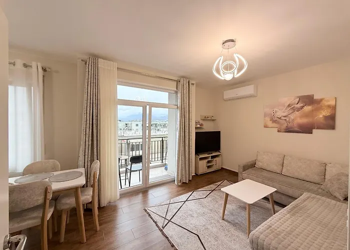 Modern With Comforts تيرانا