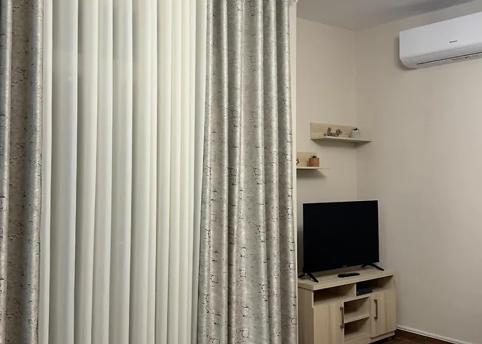 Modern With Comforts شقة