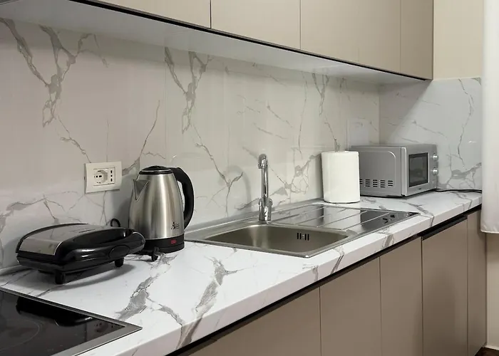 Modern With Comforts تيرانا