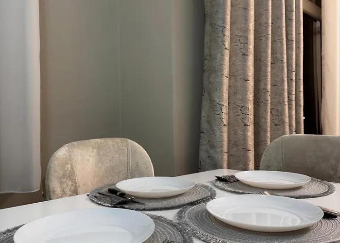 Modern With Comforts شقة